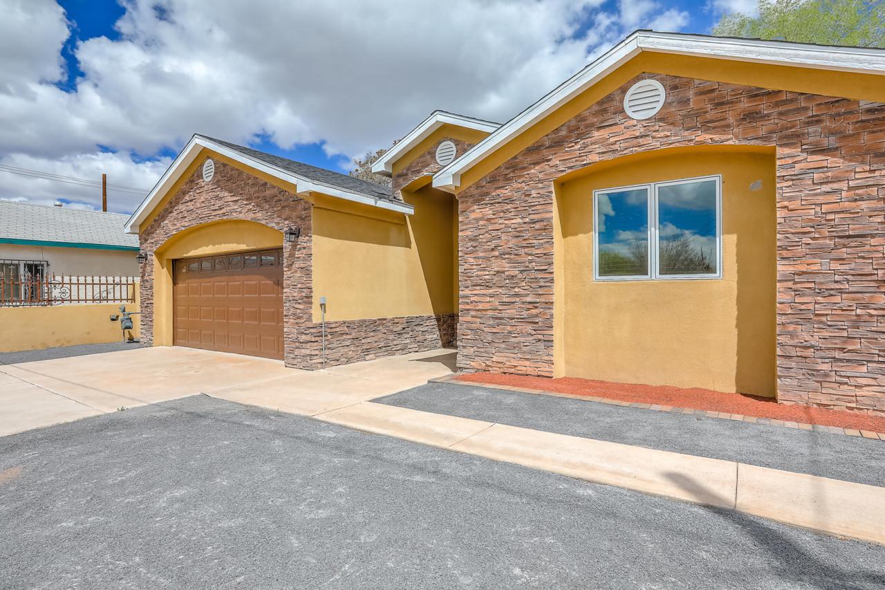 1404 8Th Street - Photo 1