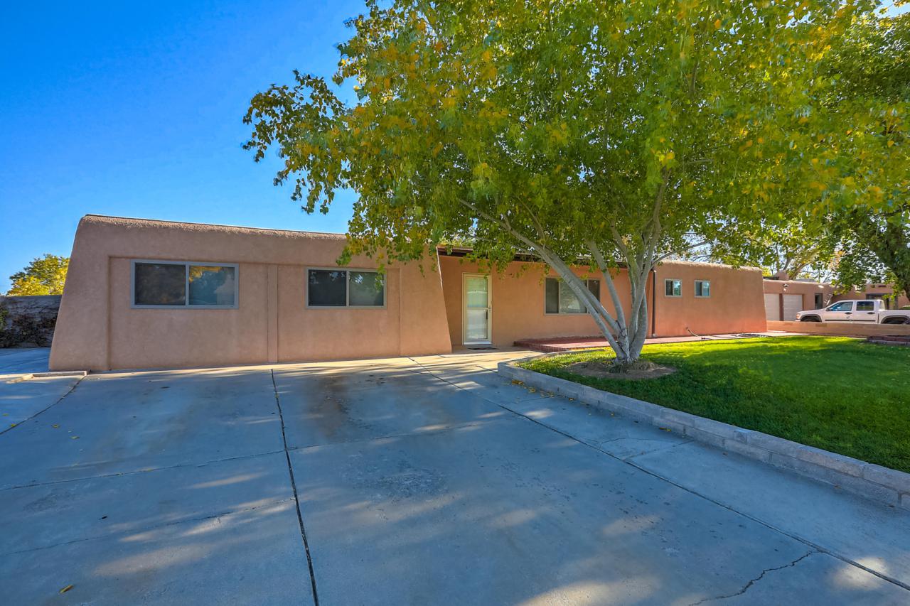 5800 Plaza Paseo Street - Photo 1