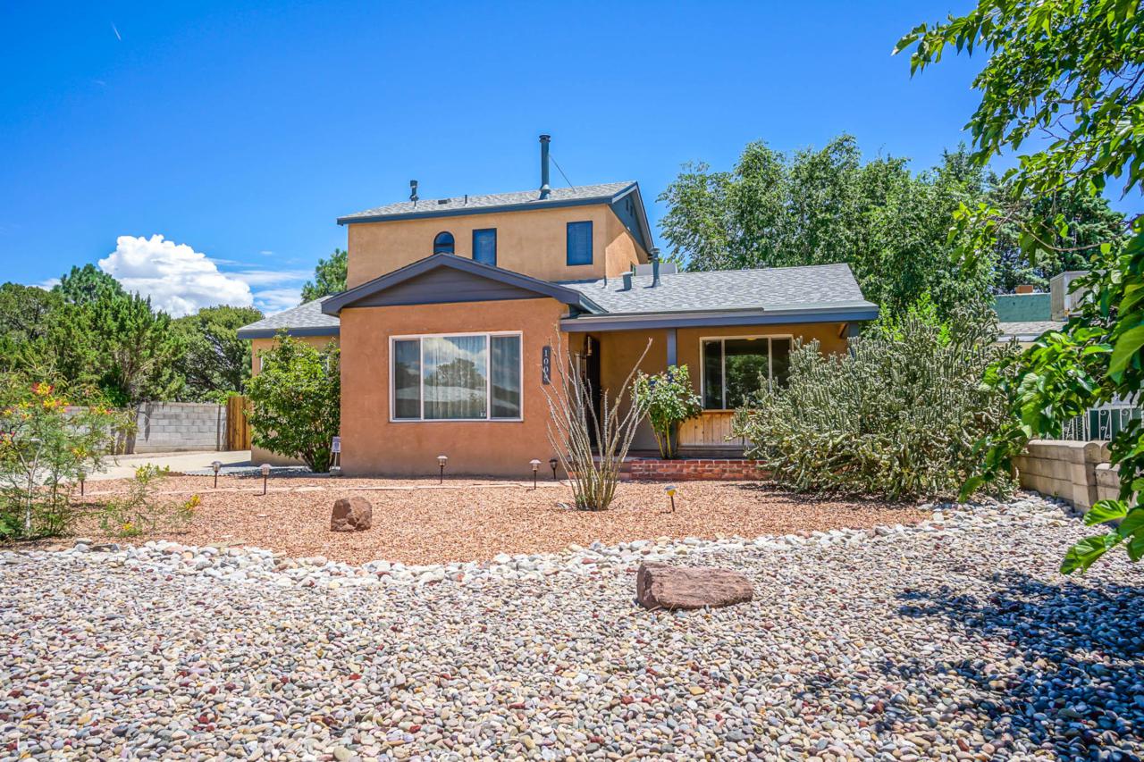 1008 Richmond Drive - Photo 1