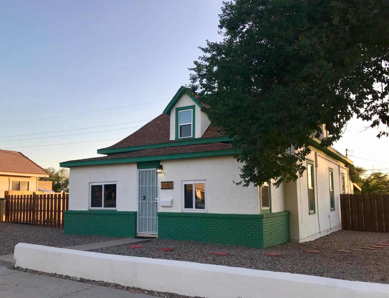 1101 Edith Boulevard - Photo 1