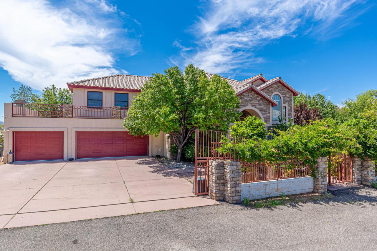 11610 Holly Avenue - Photo 1