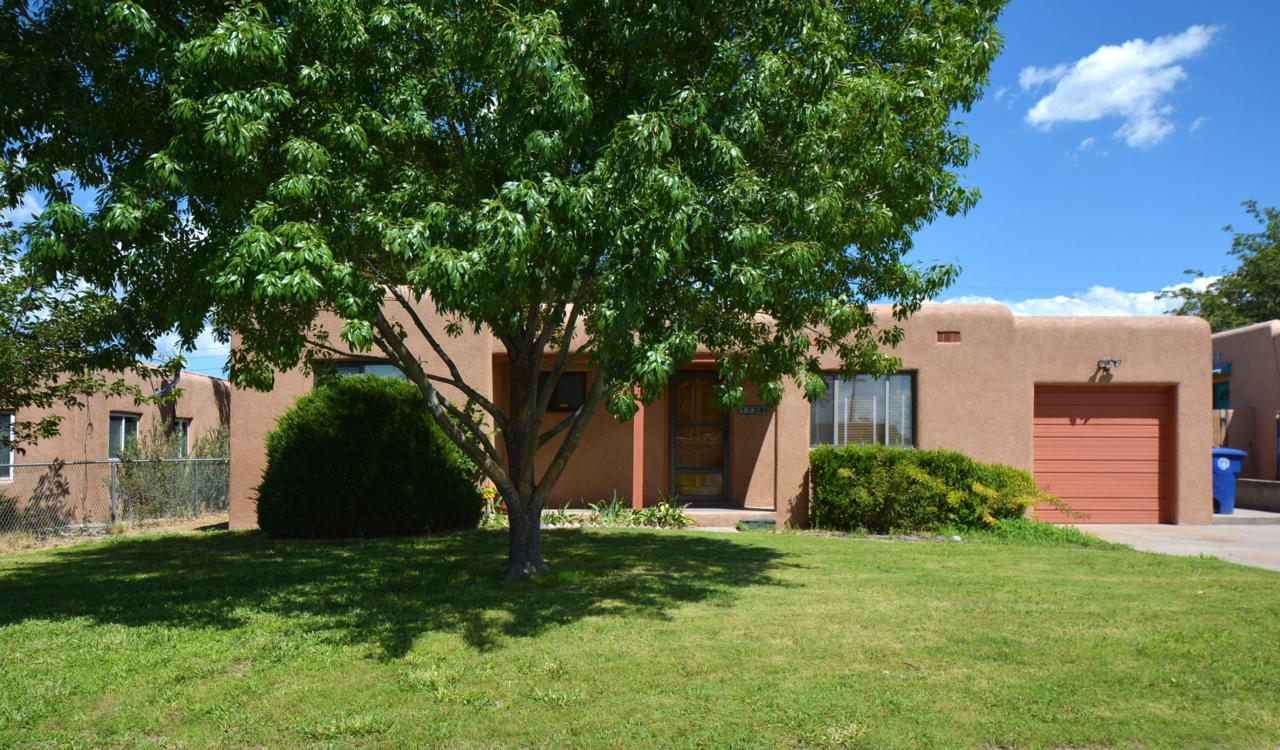 1736 Richmond Drive - Photo 1