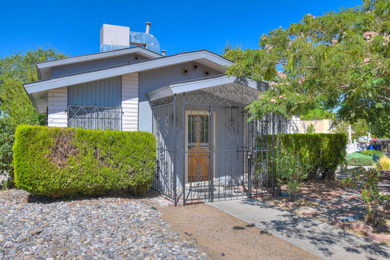 3813 Denise Court - Photo 1