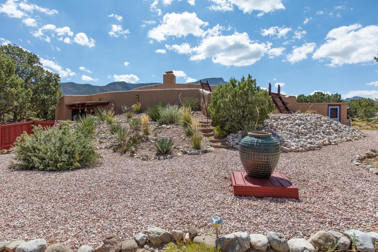 4 Quail Meadow Road - Photo 1