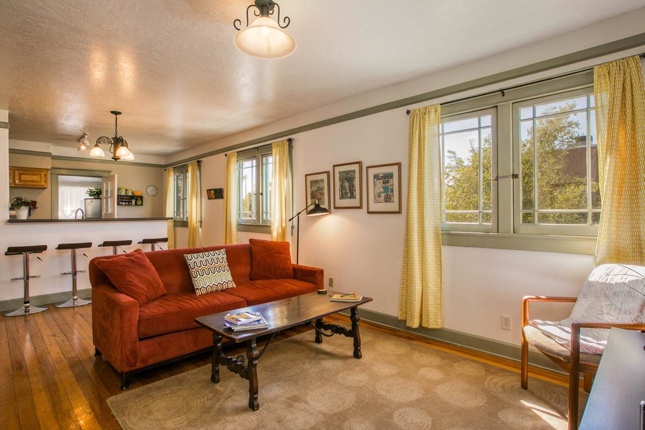 318 Sycamore Street - Photo 1