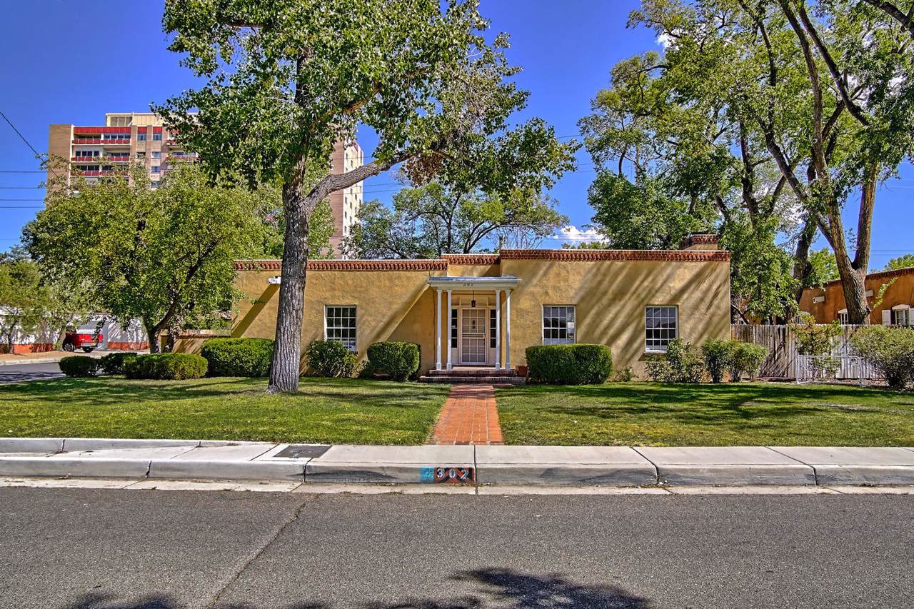 302 15Th Street - Photo 1