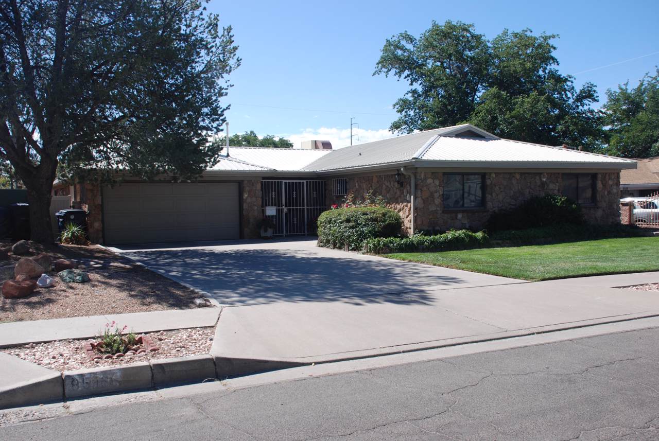 8512 Bellehaven Avenue - Photo 1