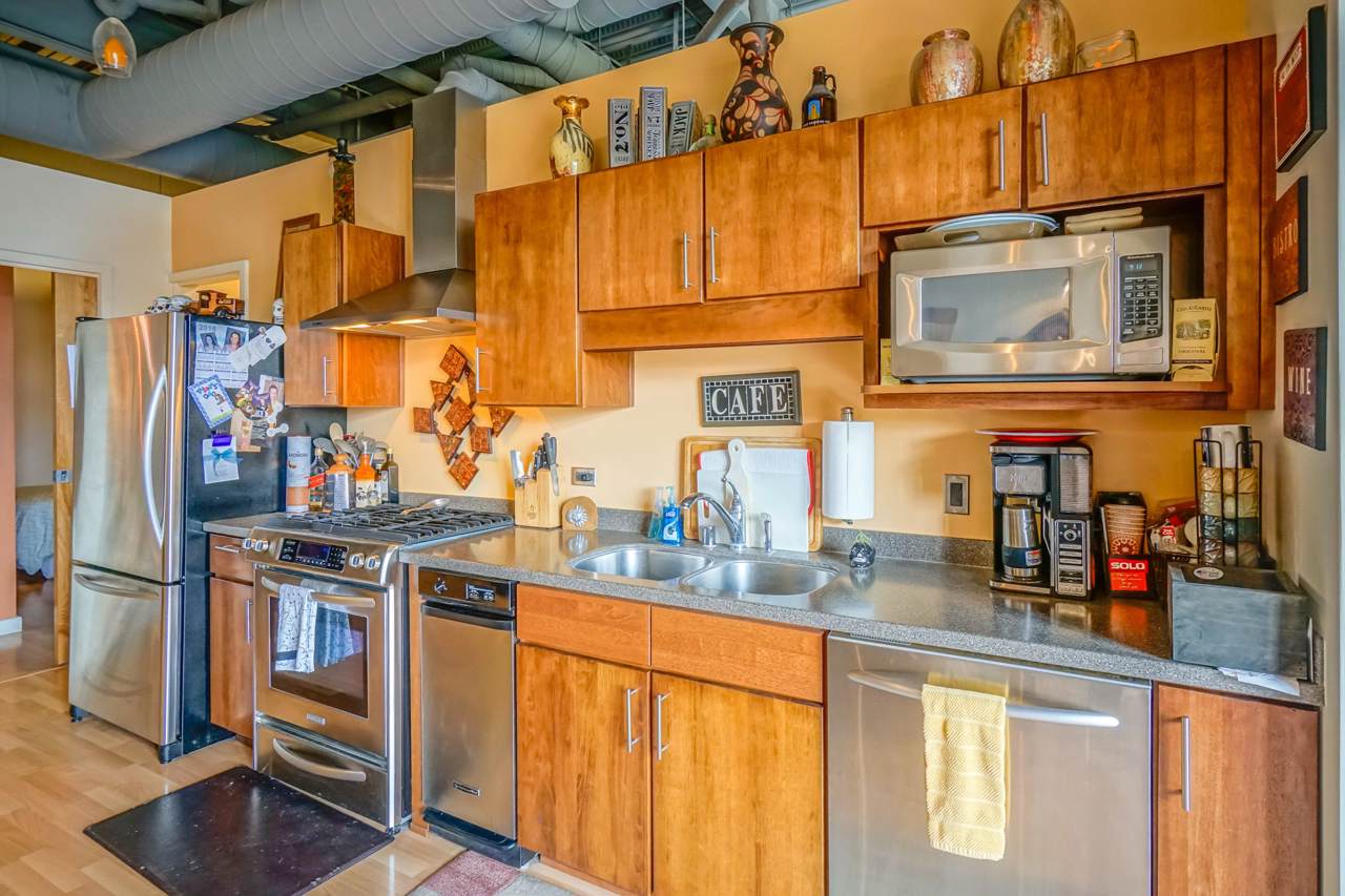 100 Gold Avenue - Photo 1