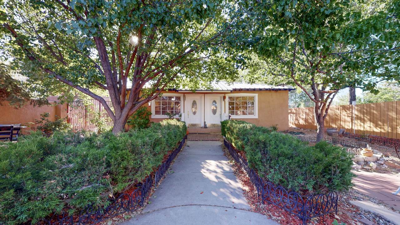 2418 Matthew Avenue - Photo 1
