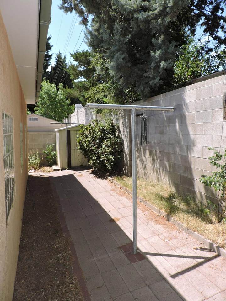 11613 Versailles Avenue - Photo 1