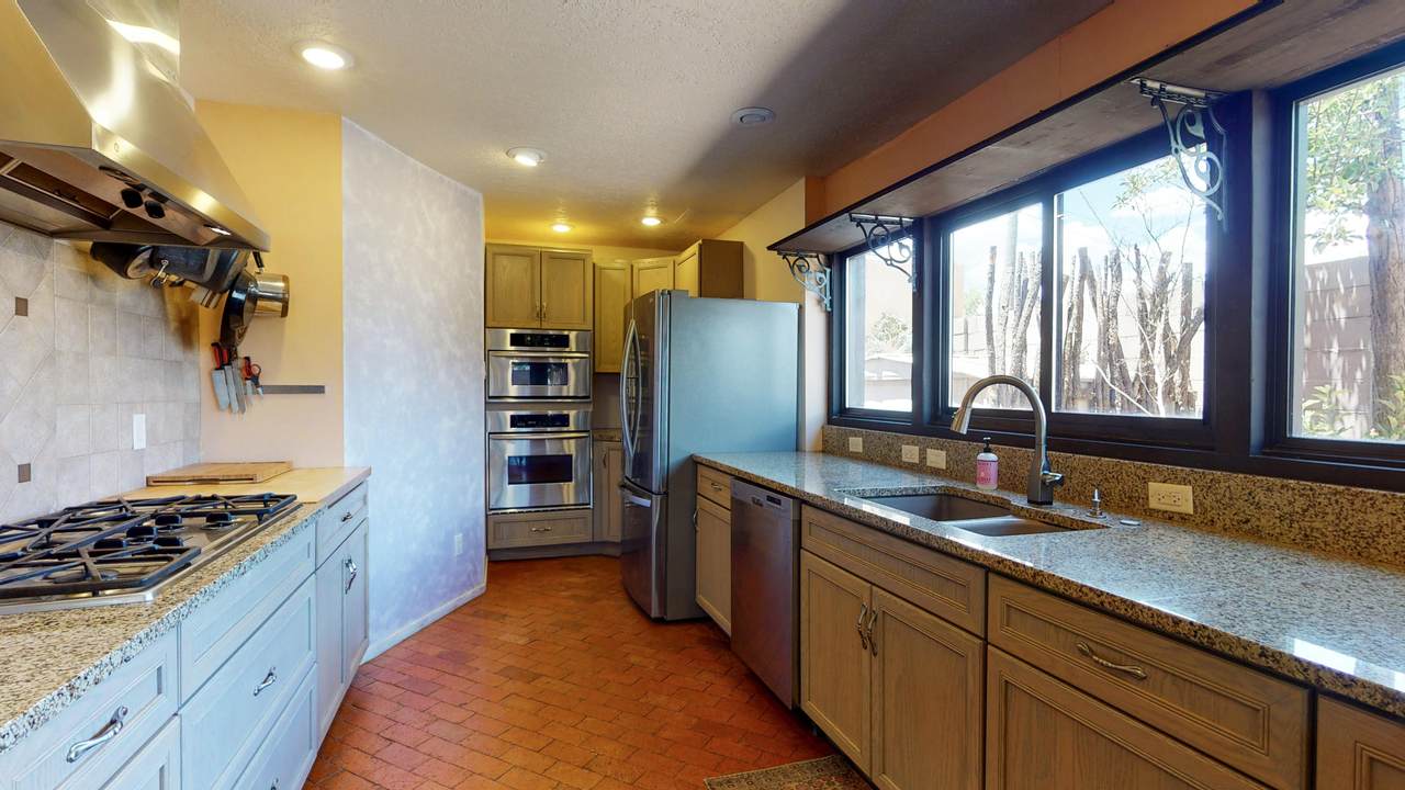 1005 Guadalupe Del Prado Street - Photo 1