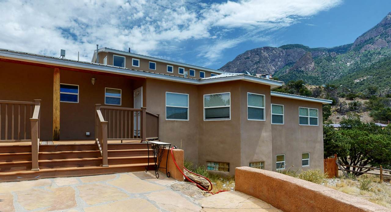 28 Circle Drive - Photo 1
