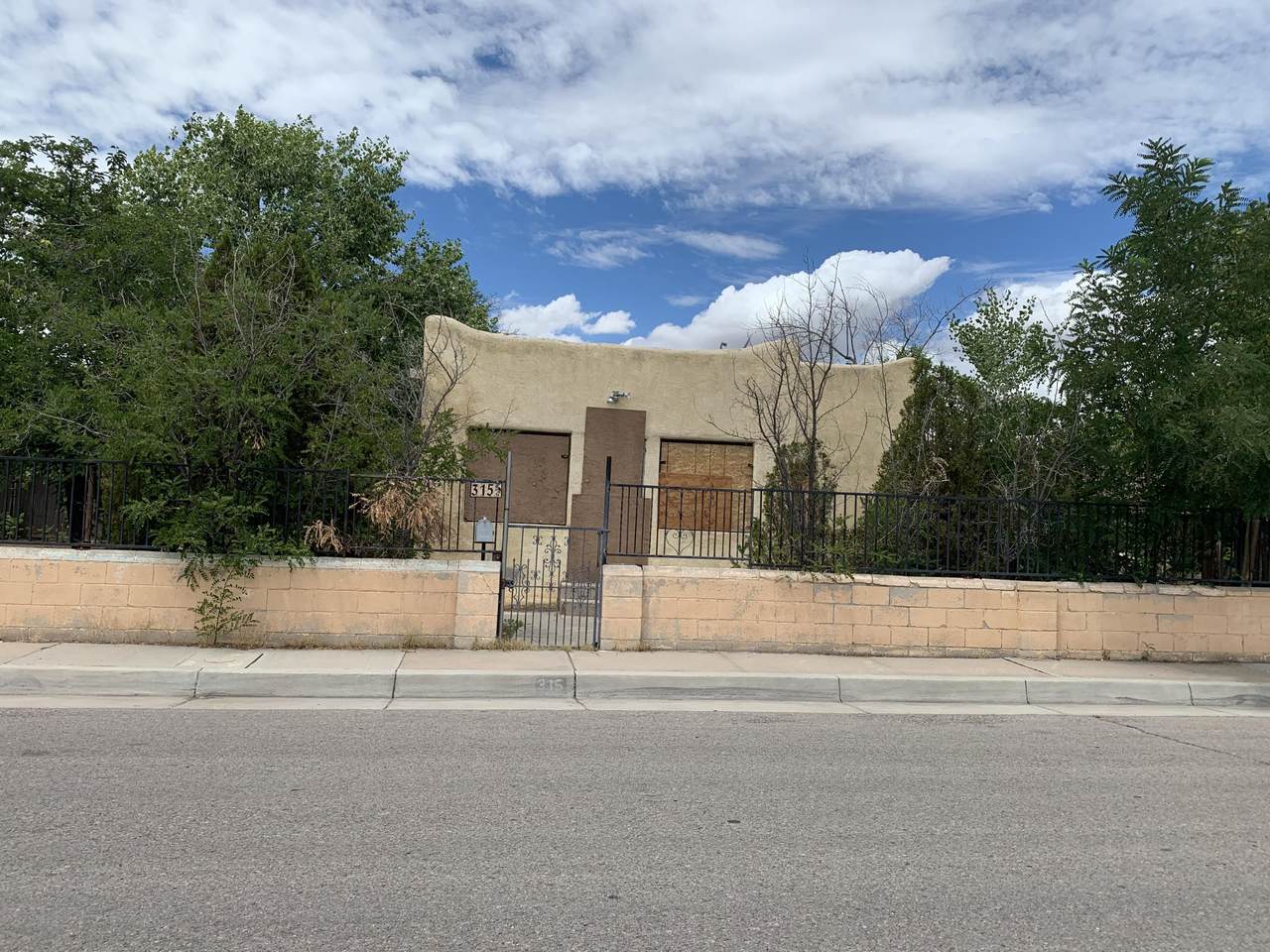 315 19TH Street - Photo 1