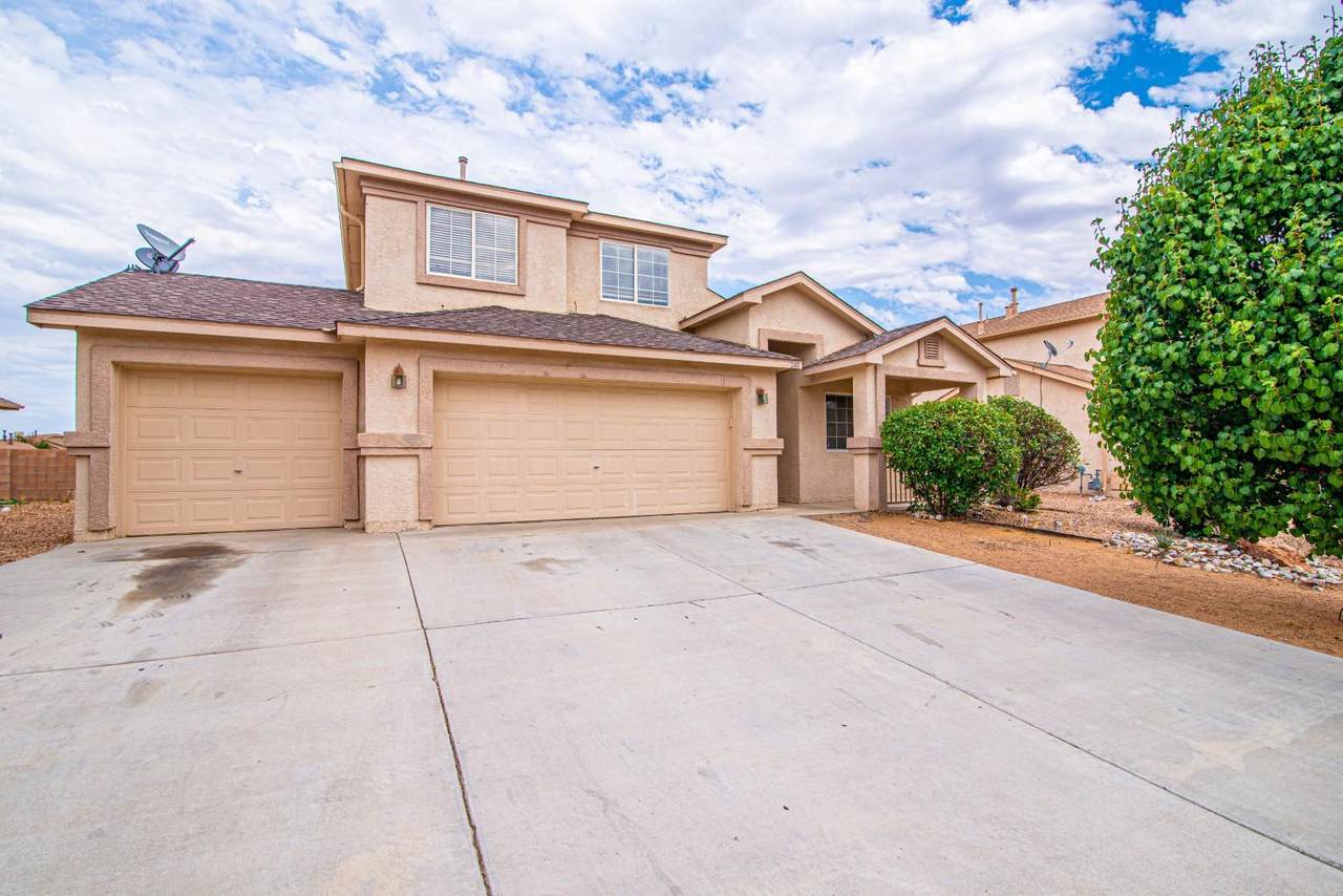 240 Solitude Avenue - Photo 1
