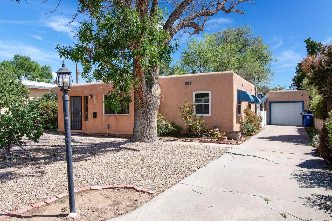 4216 Courtney Avenue - Photo 1