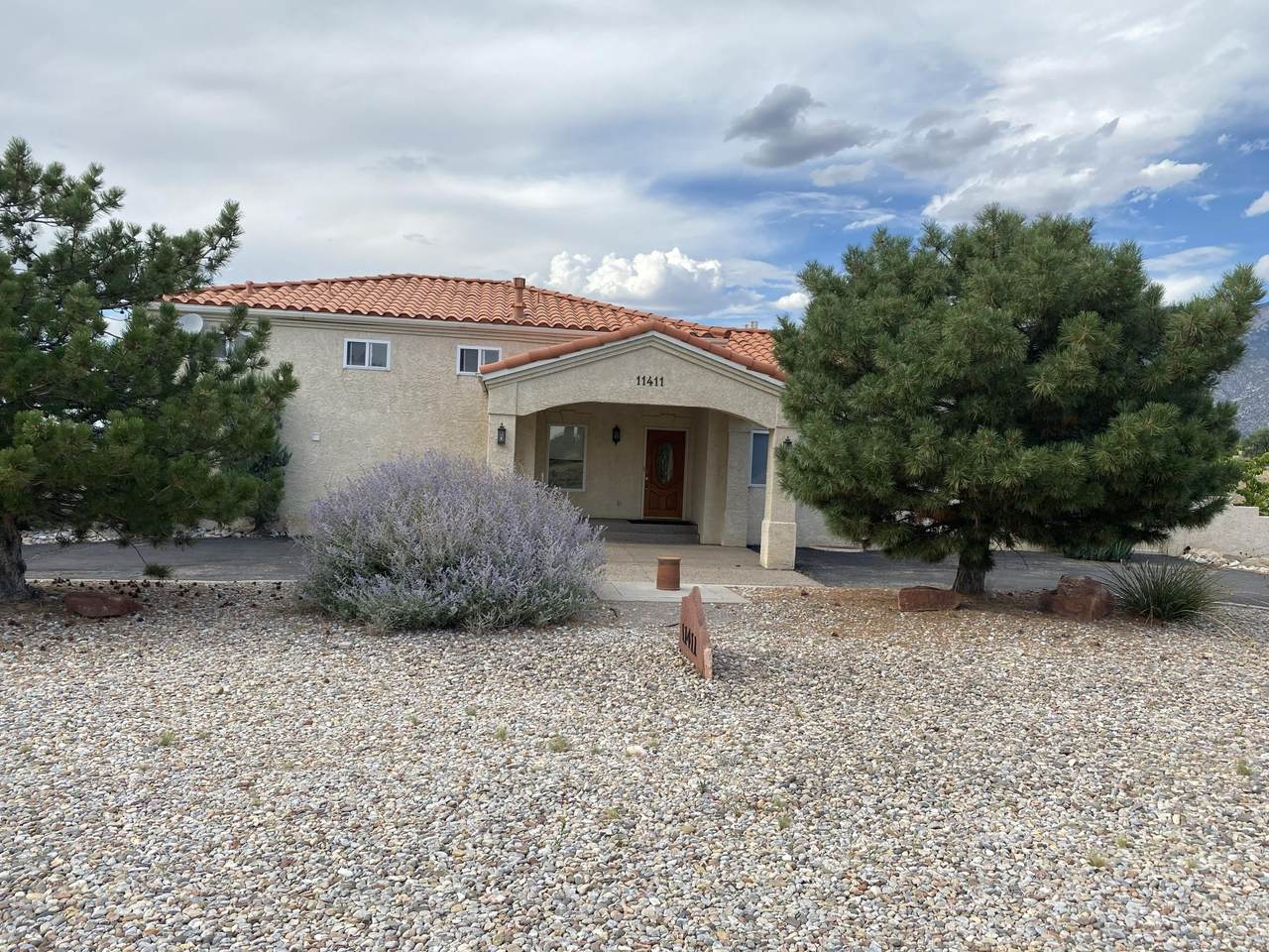 11411 San Bernardino Avenue - Photo 1
