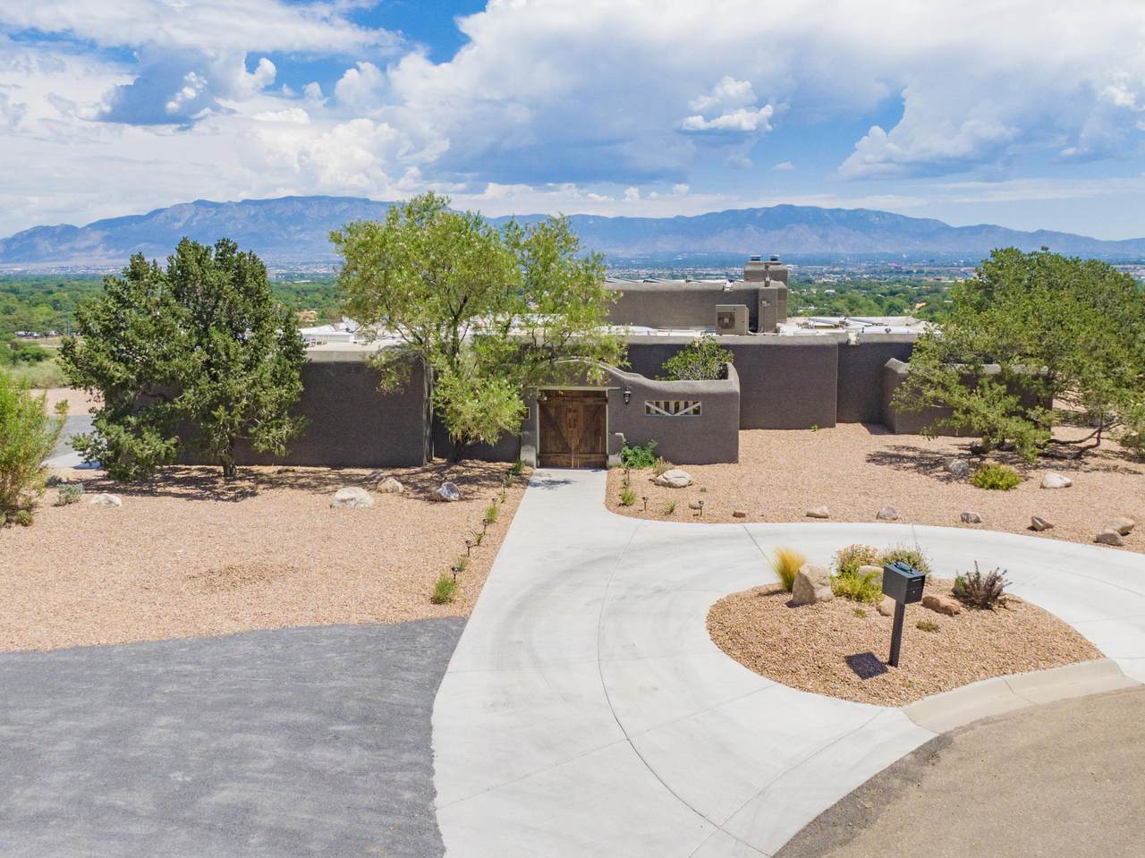 4901 Laurene Court - Photo 1