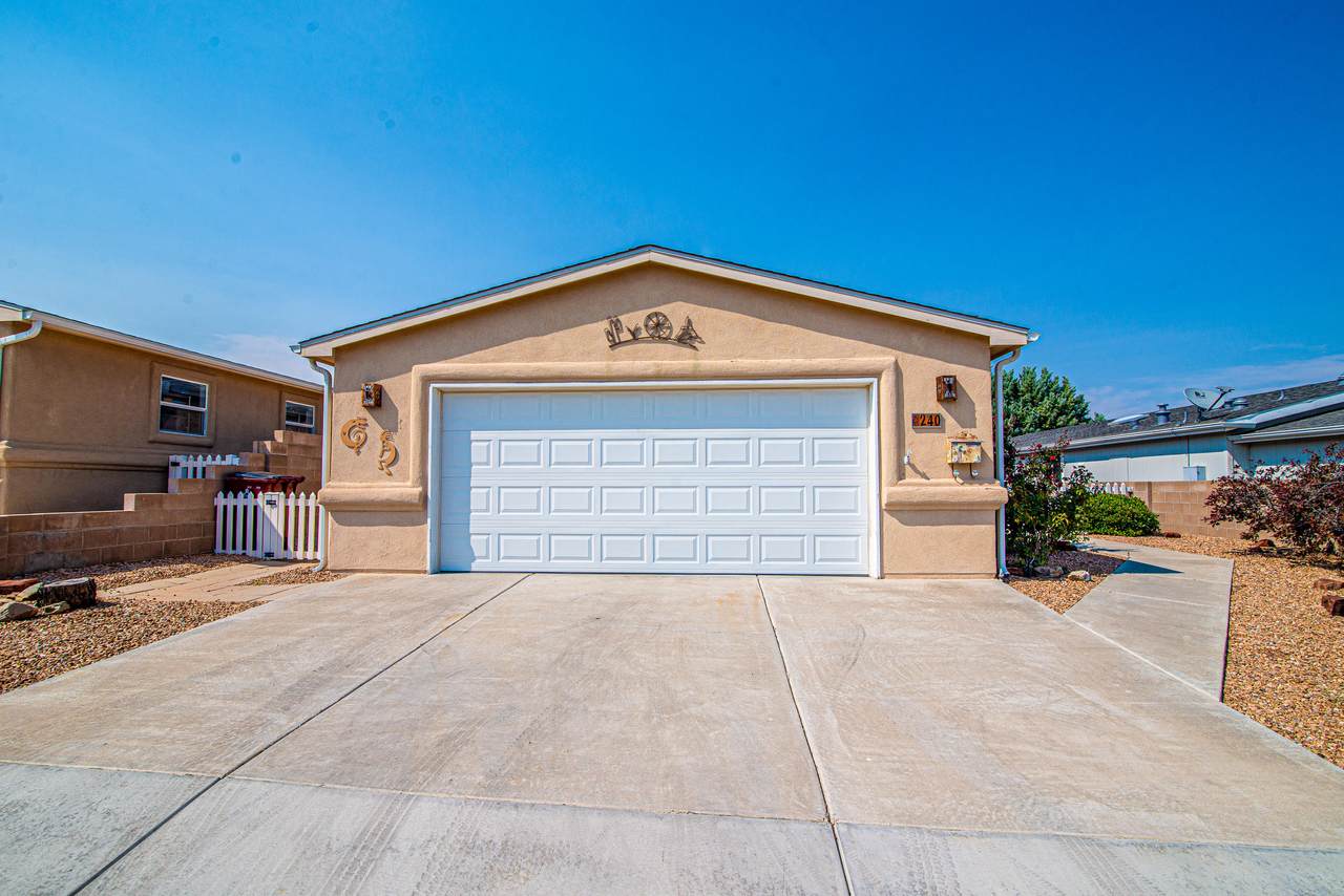 240 Sunrise Bluffs Drive - Photo 1