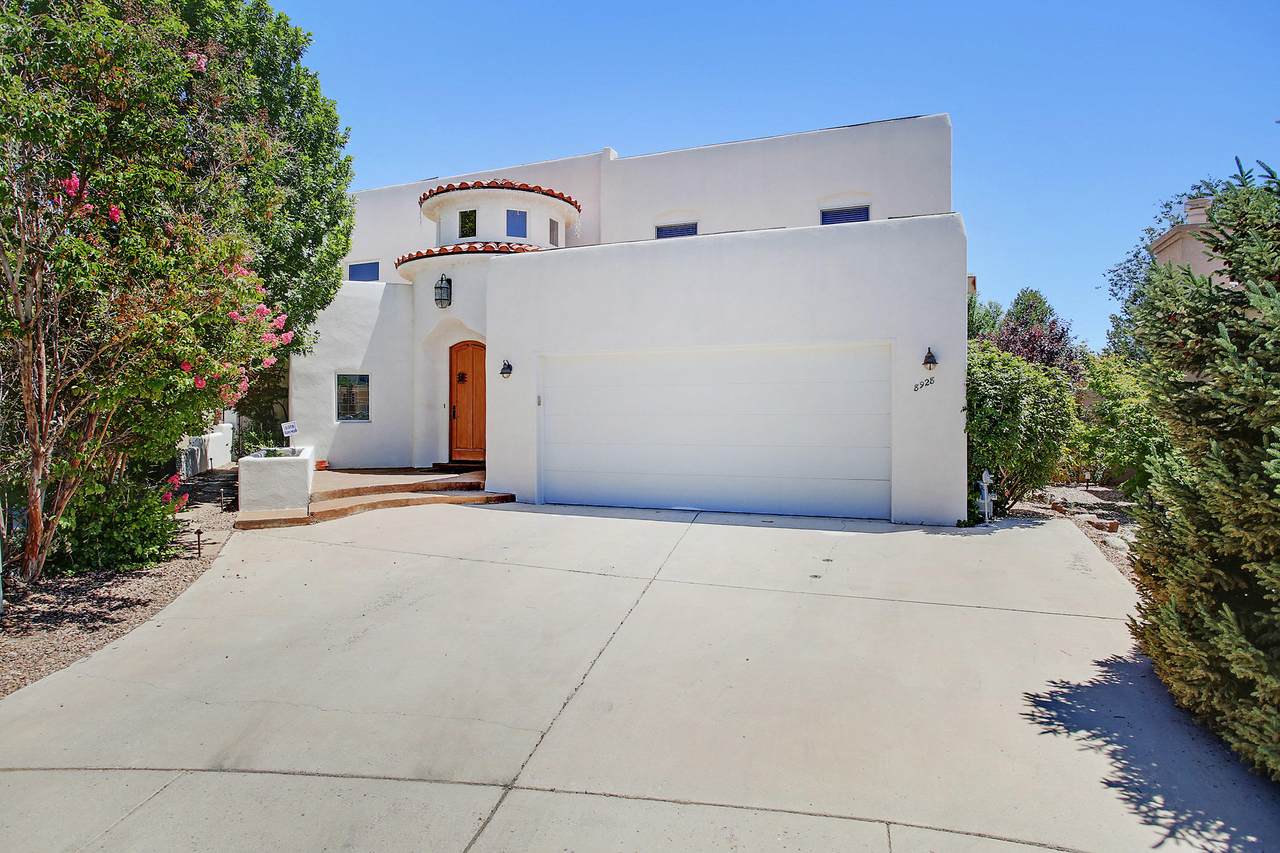 8928 Robs Place - Photo 1