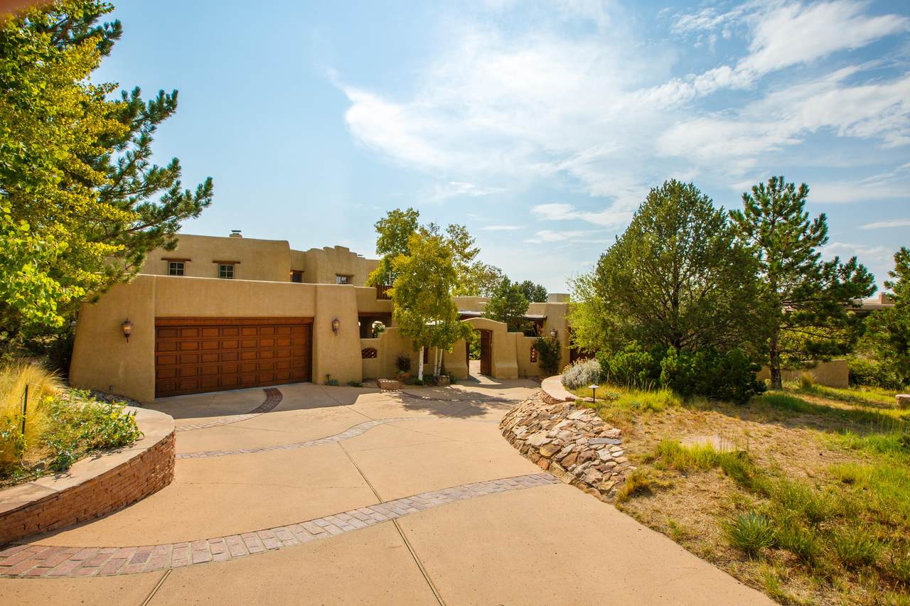 6123 Buffalo Grass Court - Photo 1