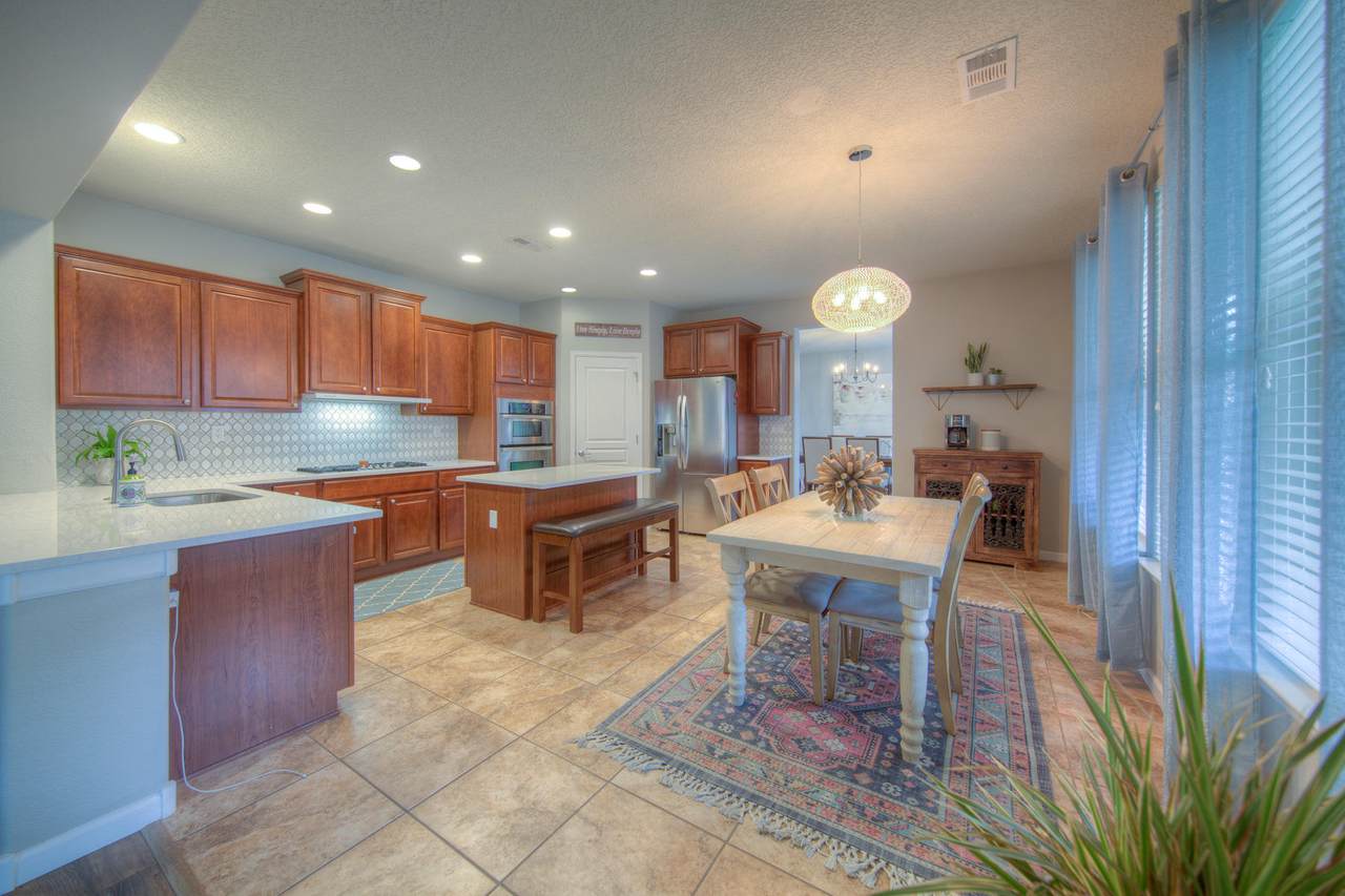107 Los Balcones Place - Photo 1