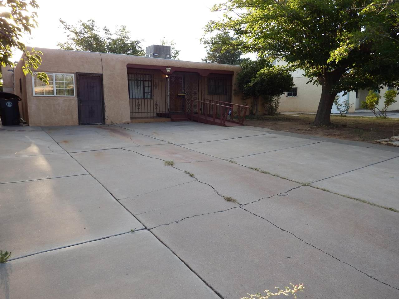 808 Georgia Street - Photo 1
