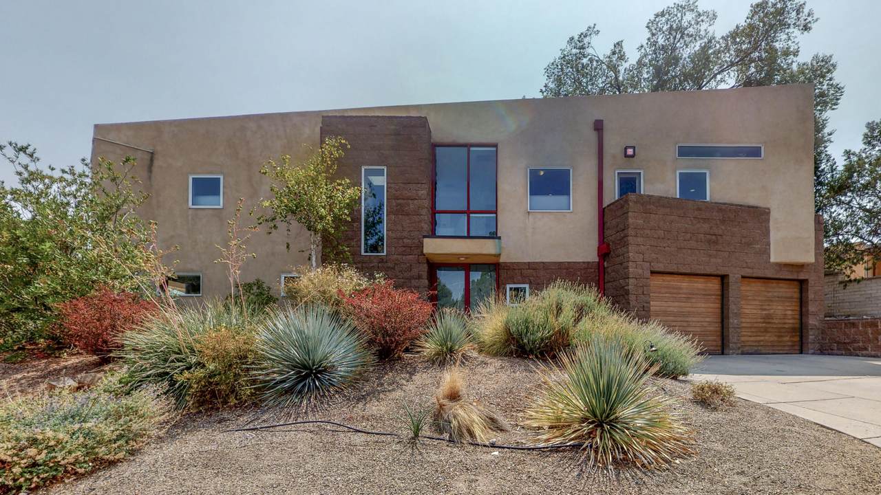 2612 Vista Larga Avenue - Photo 1