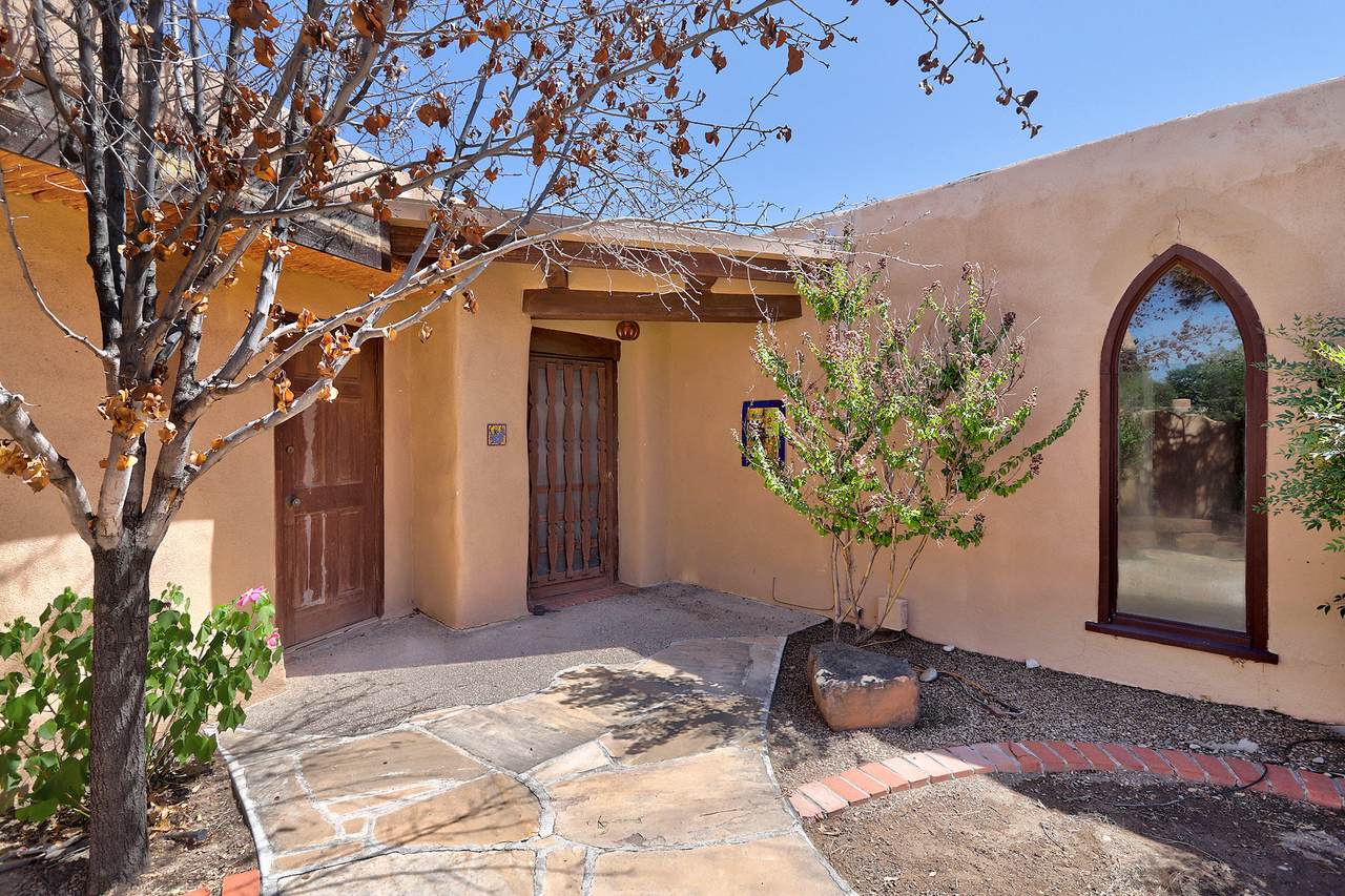 2300 Artesanos Court - Photo 1