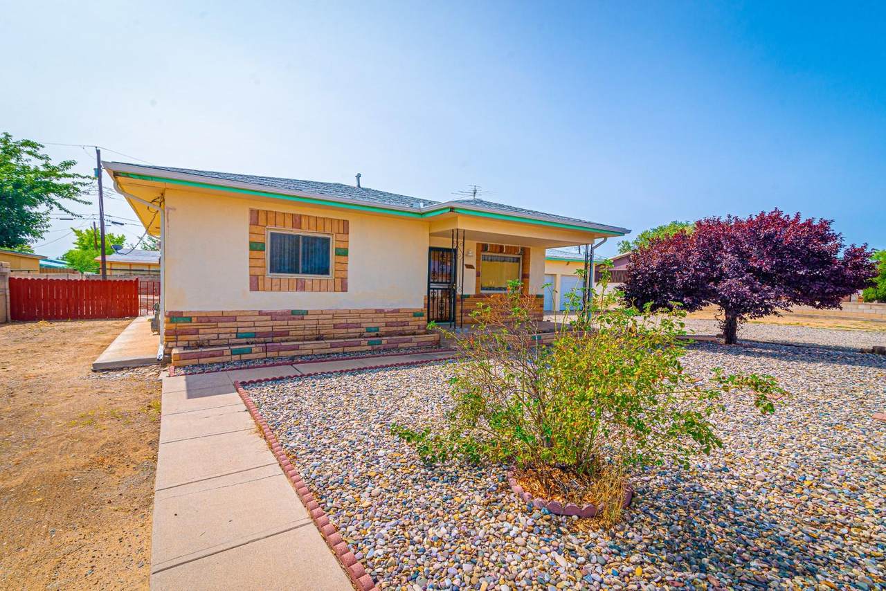 1017 Dillon Avenue - Photo 1