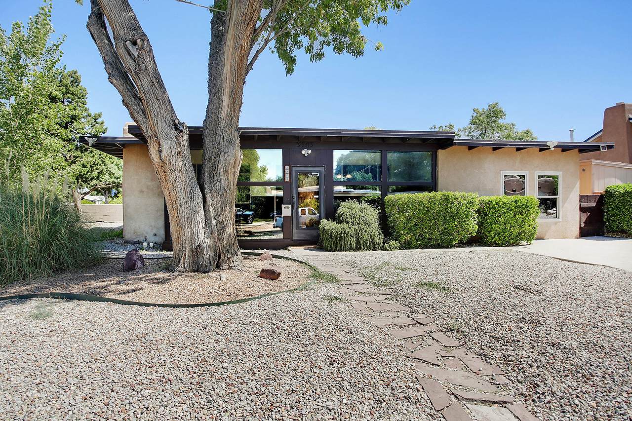 3903 Hannett Avenue - Photo 1