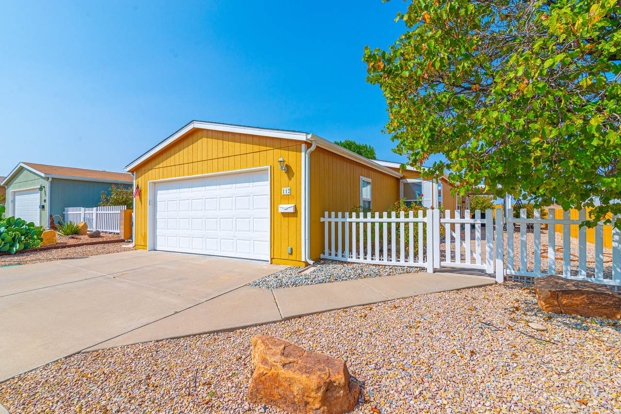 112 Sunrise Bluffs Drive - Photo 1