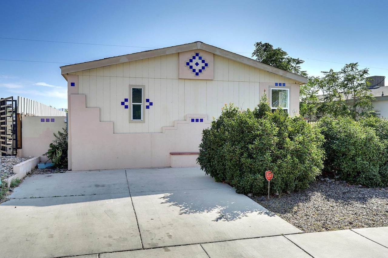 104 Westcourt Place - Photo 1