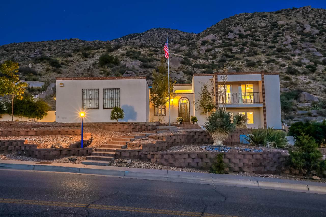 3004 Camino De La Sierra - Photo 1