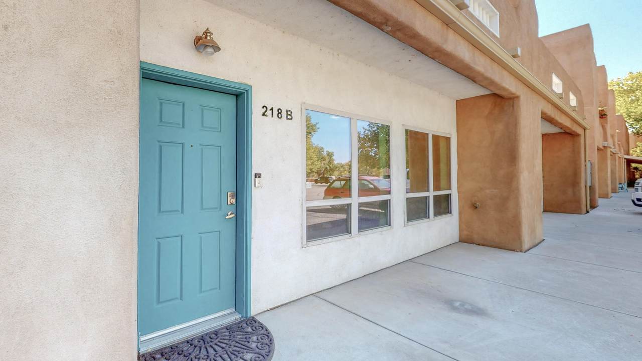 218 Cynthia Loop - Photo 1