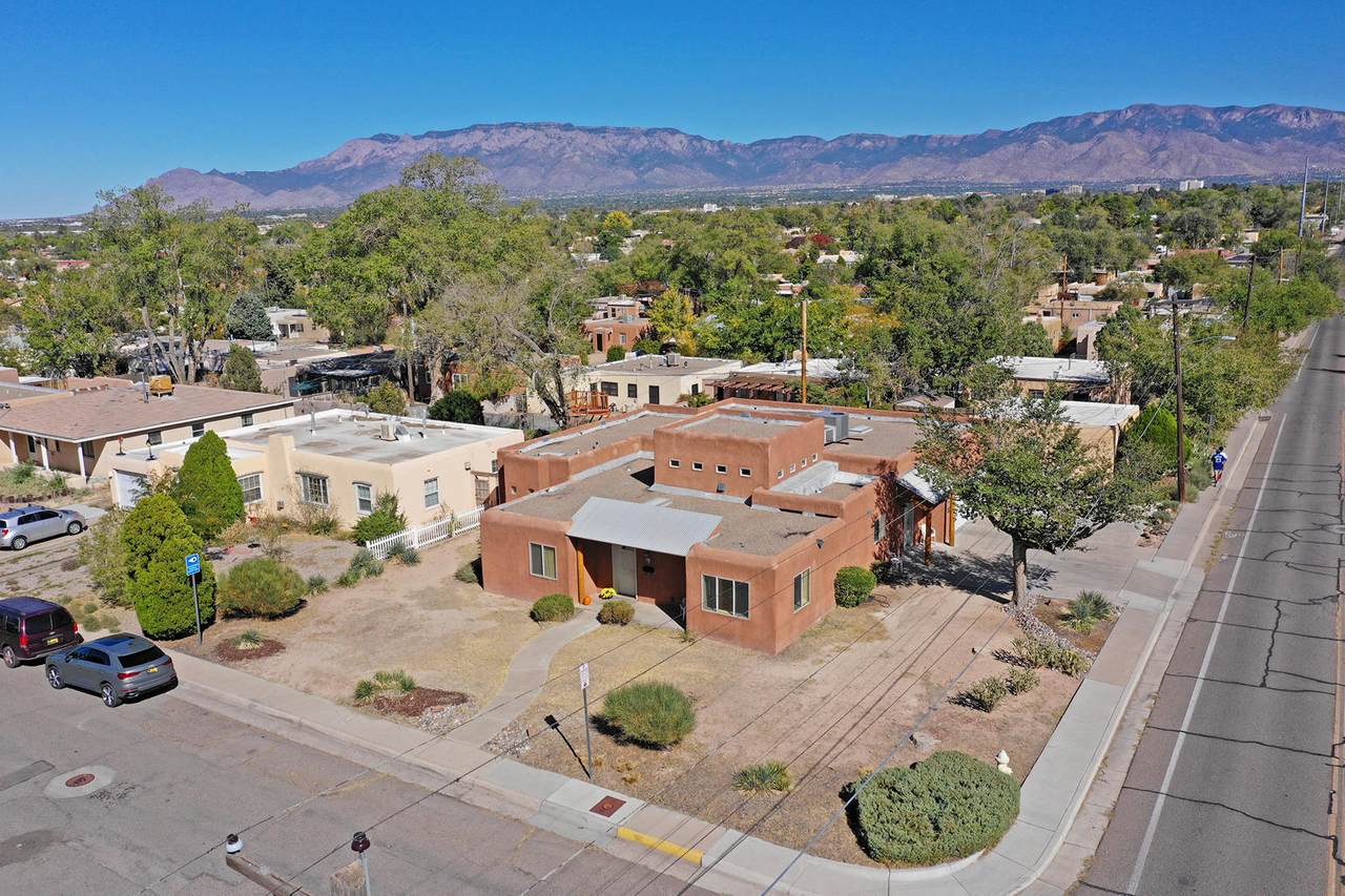 1200 Lobo Place - Photo 1
