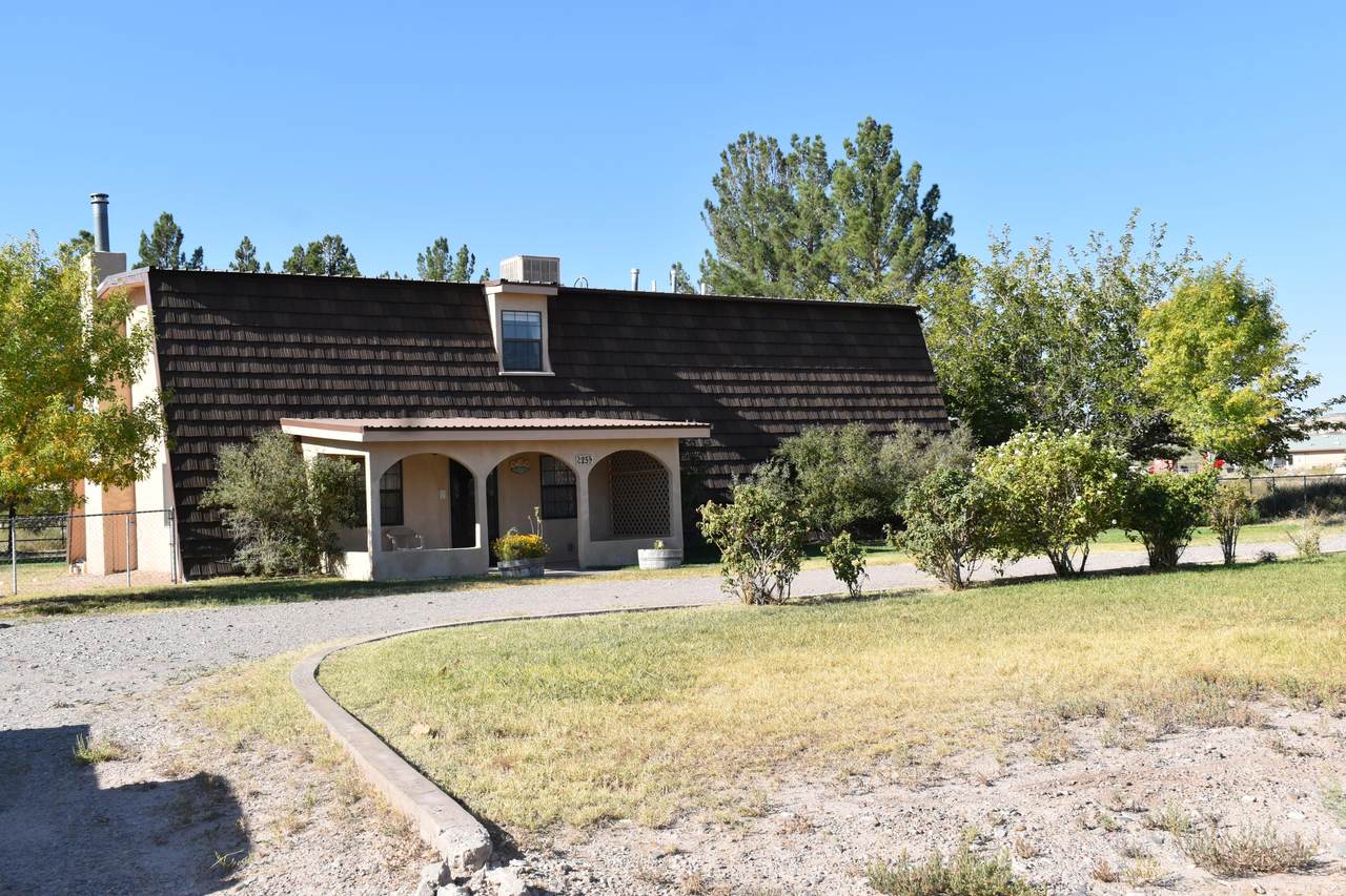 25 Palomas Circle - Photo 1