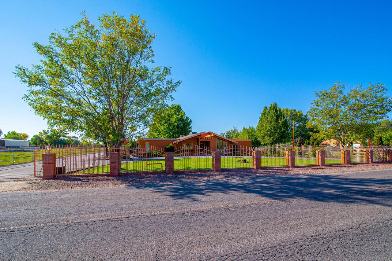 335 Esperanza Drive - Photo 1