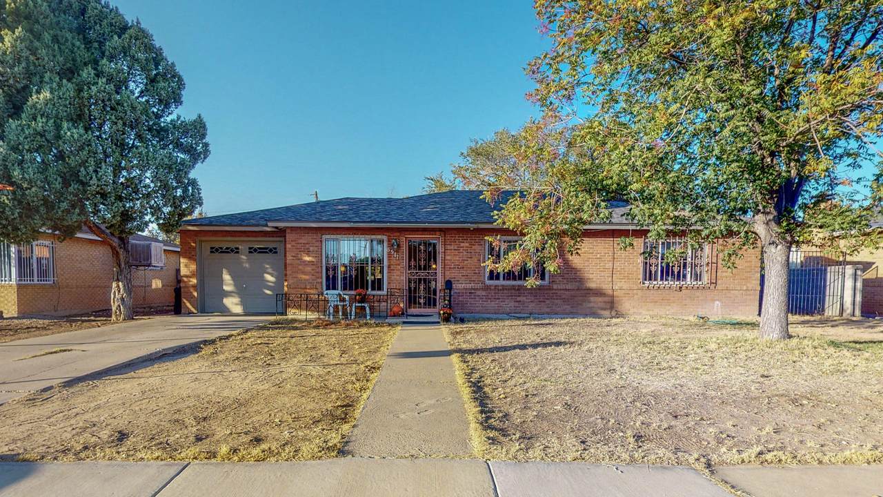 5911 Aspen Avenue - Photo 1