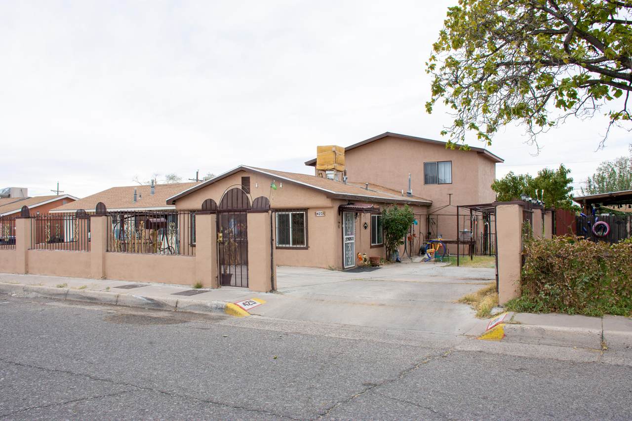 425 Vermont Street - Photo 1