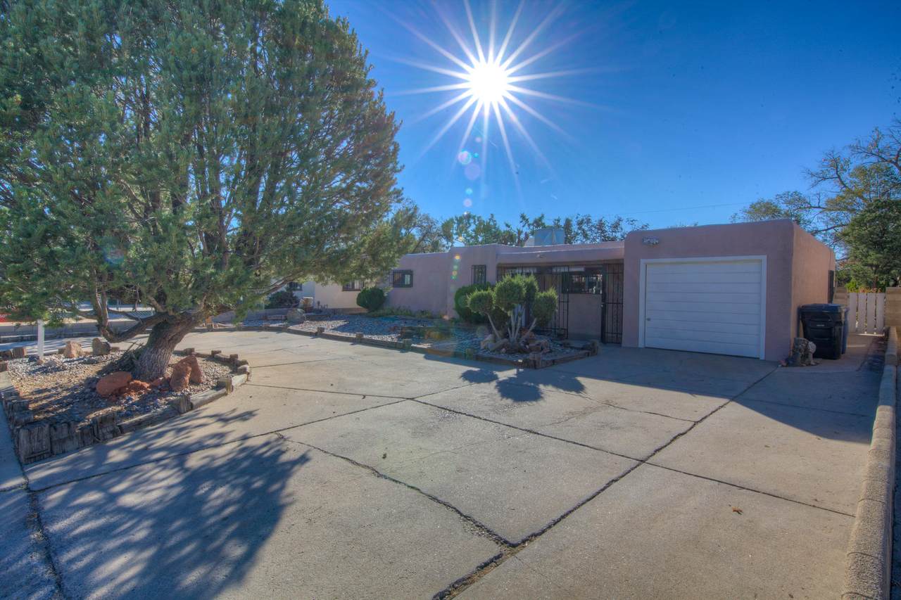 2705 Charleston Street - Photo 1
