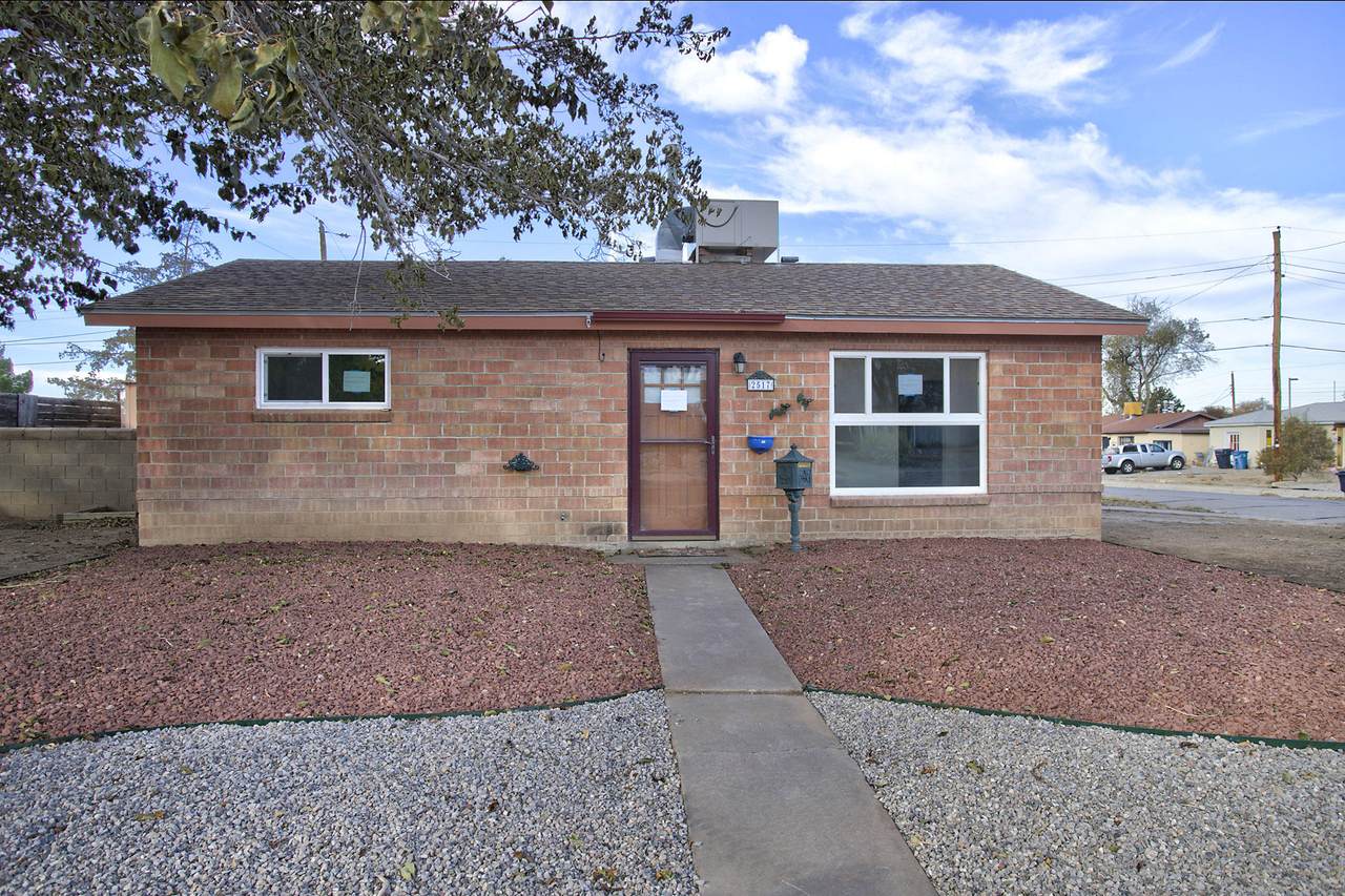 2517 Glorieta Street - Photo 1