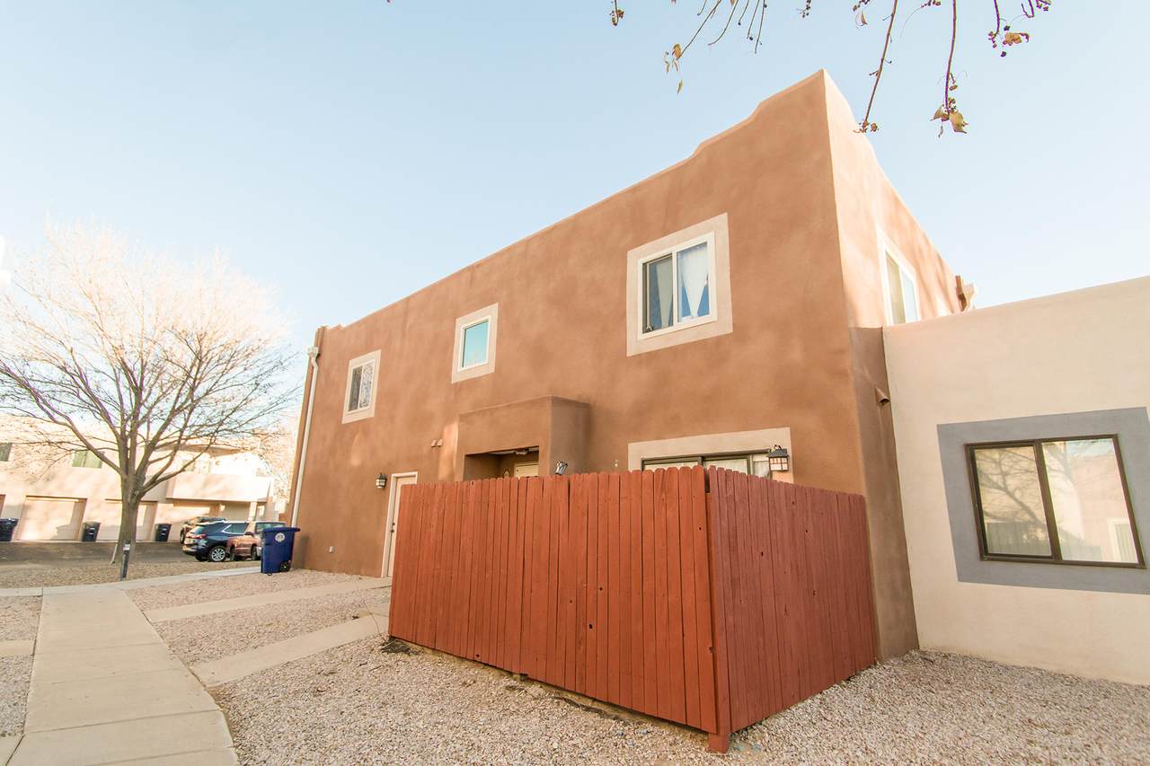 4801 Irving Boulevard - Photo 1