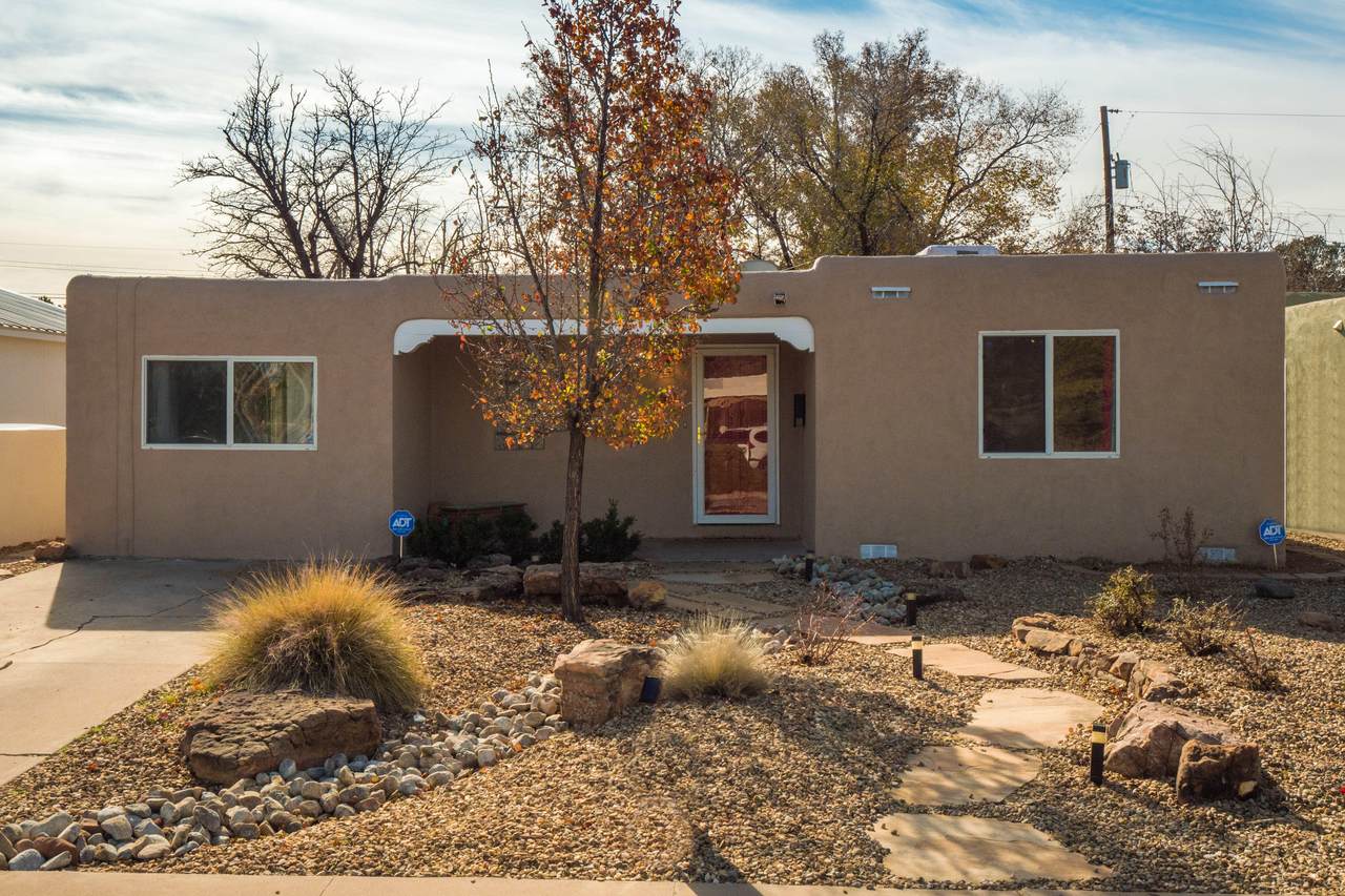 5016 Pershing Avenue - Photo 1