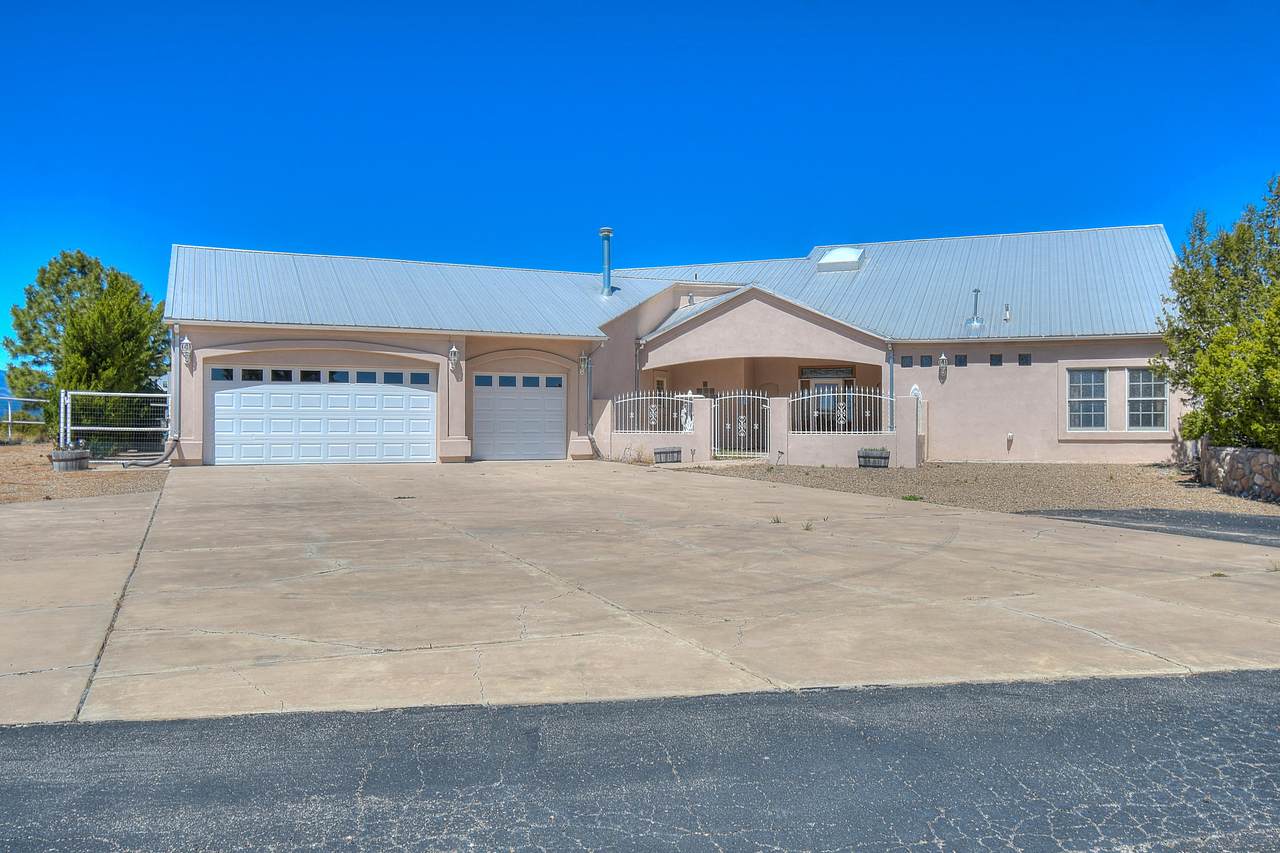 25 Crestview Road - Photo 1
