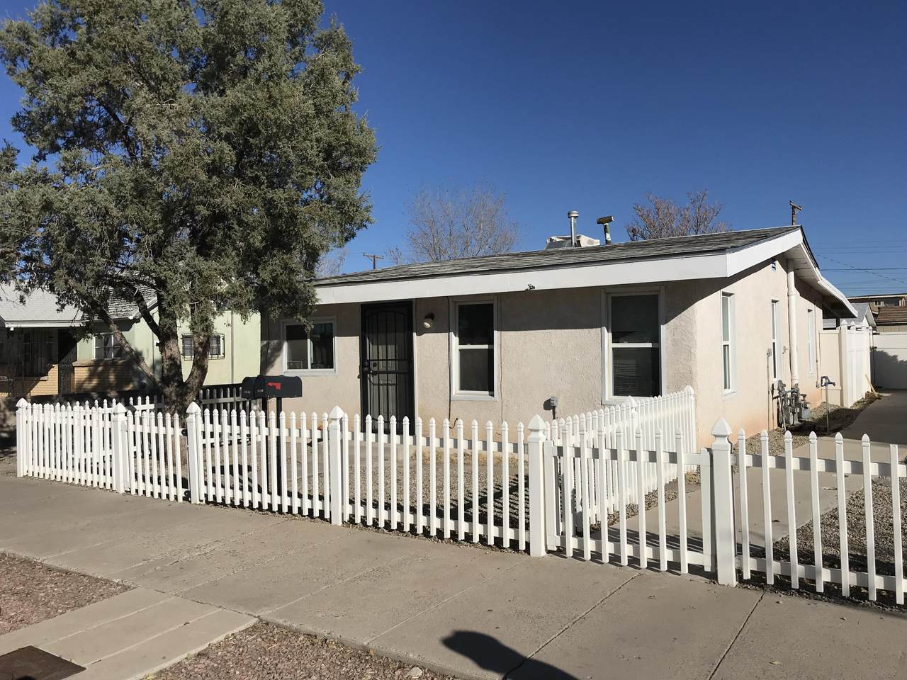 1610 6TH Street - Photo 1