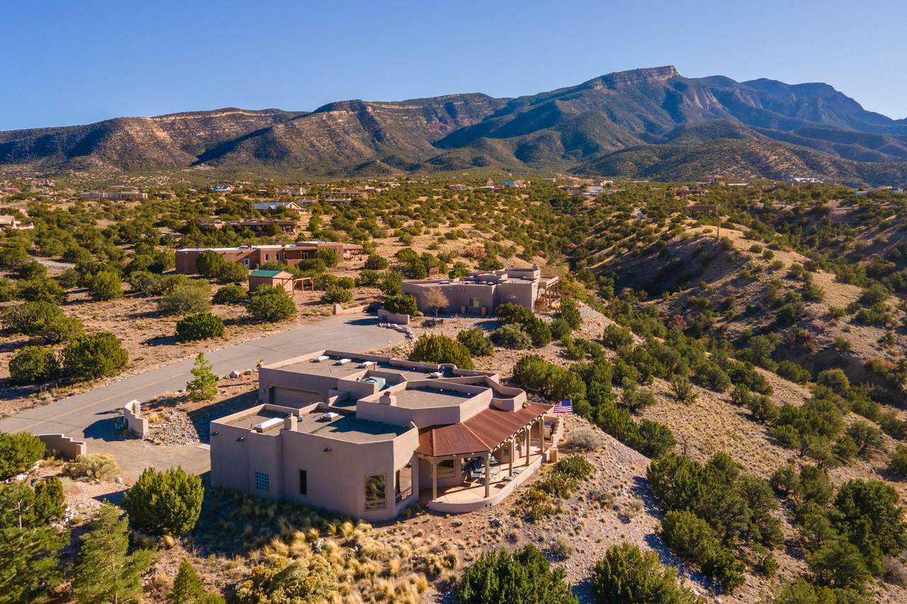 10 Pinon Ridge Drive - Photo 1