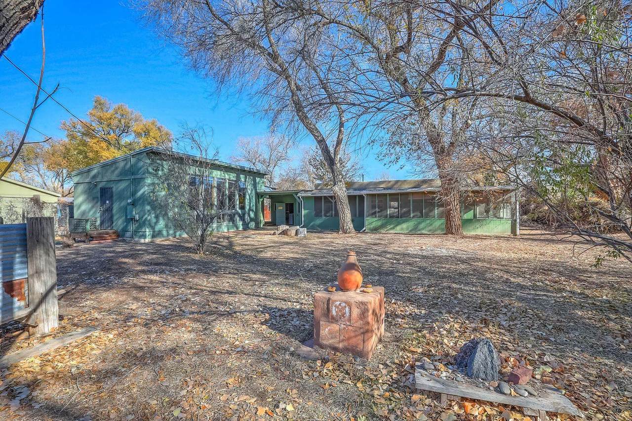 2712 Campbell Road - Photo 1