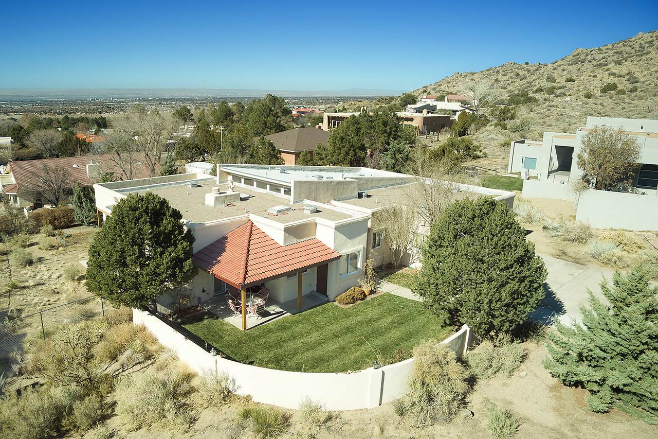 1505 Arenas Place - Photo 1
