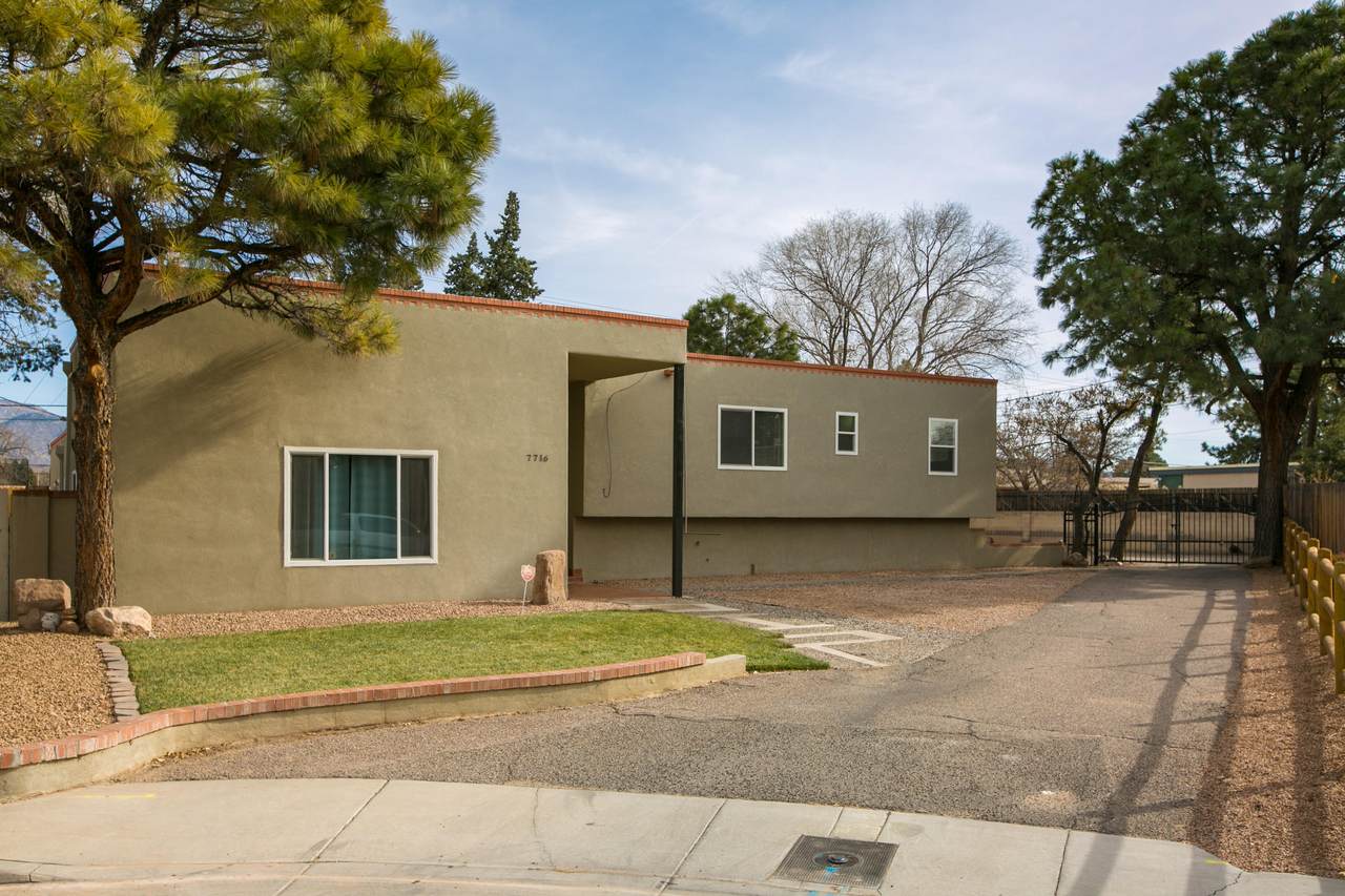 7716 Winter Avenue - Photo 1