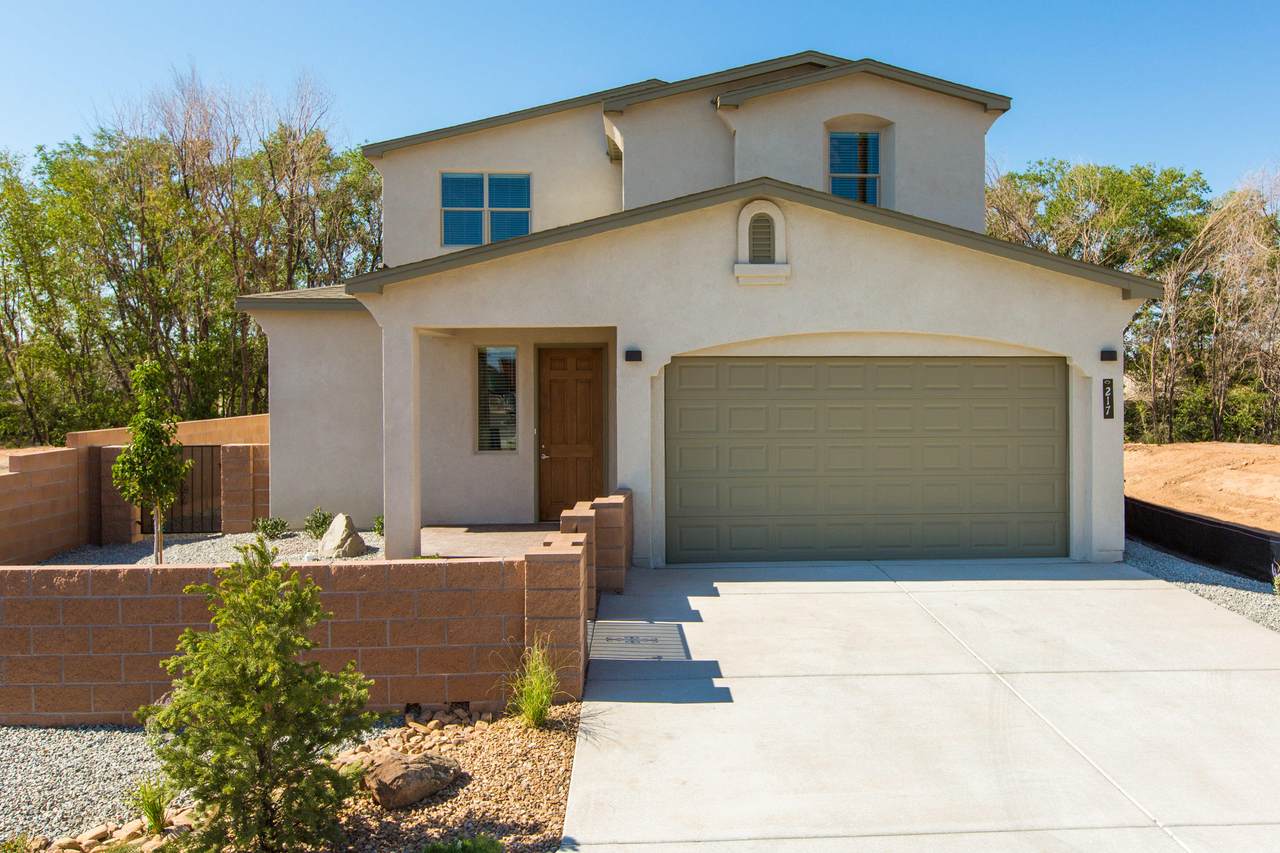 4303 Golden Eagle Loop - Photo 1